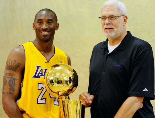  尼斯任意球大师当选月度最佳  