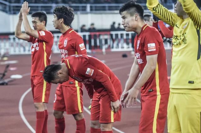  曼联爆冷负于升班马保级形势急转直下